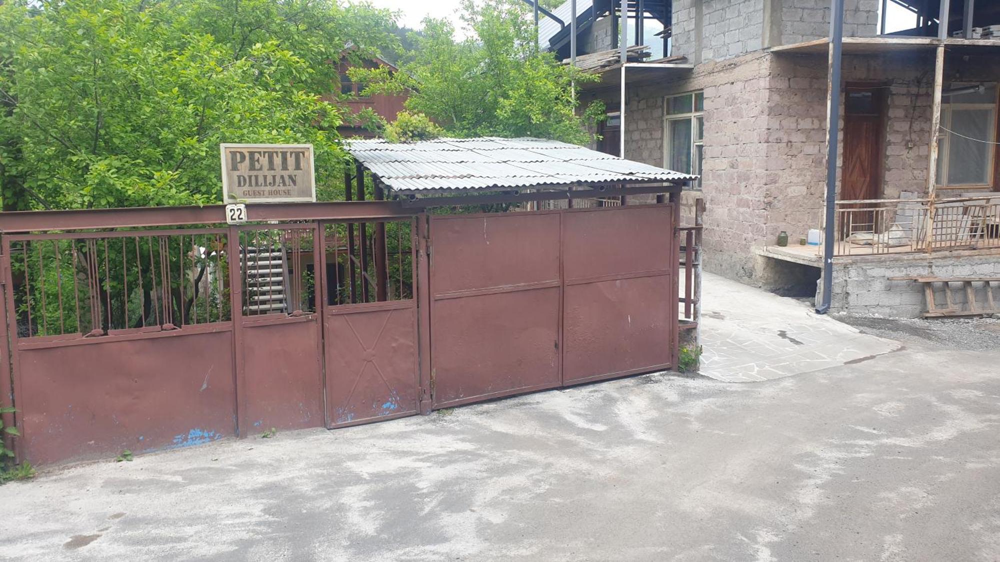 Petit Dilijan Panzió Szoba fotó